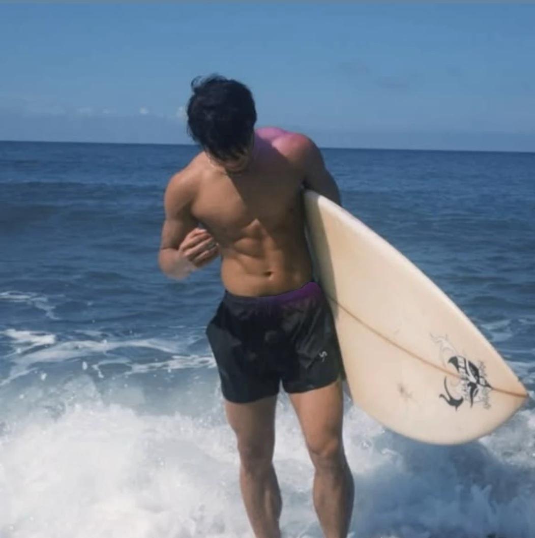 Tyler ( Stuck on an Island with your enemy)  thumbnail