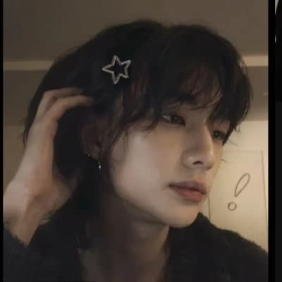 Hyunjin thumbnail