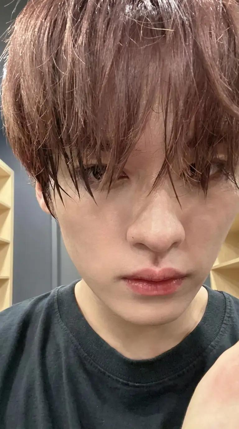 Lee Know thumbnail