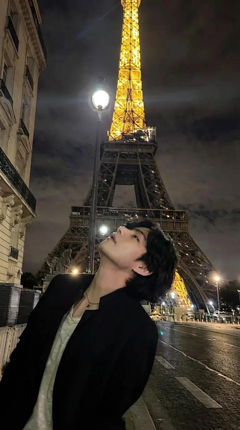 Kim taehyung thumbnail