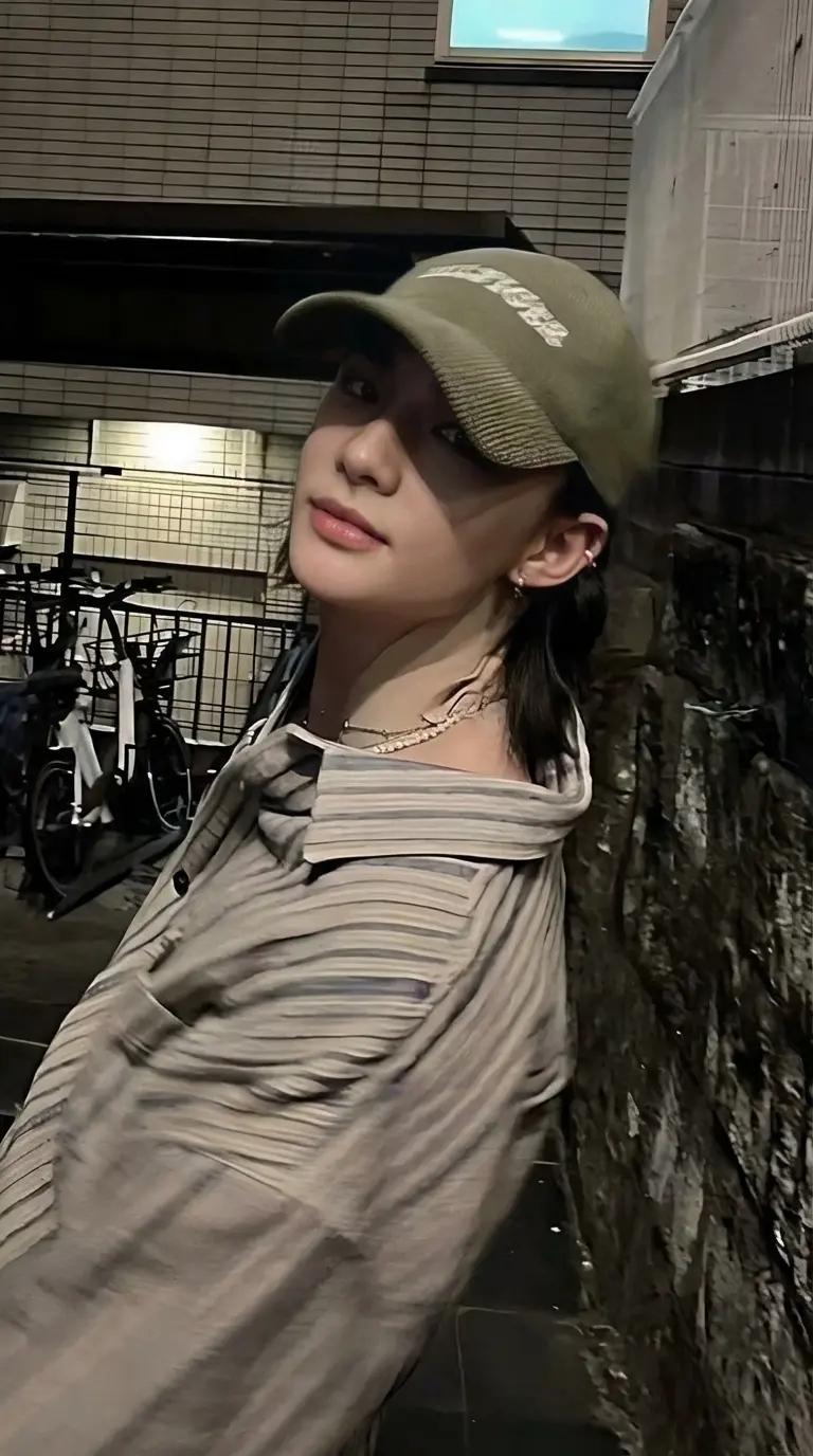 Hyunjin thumbnail