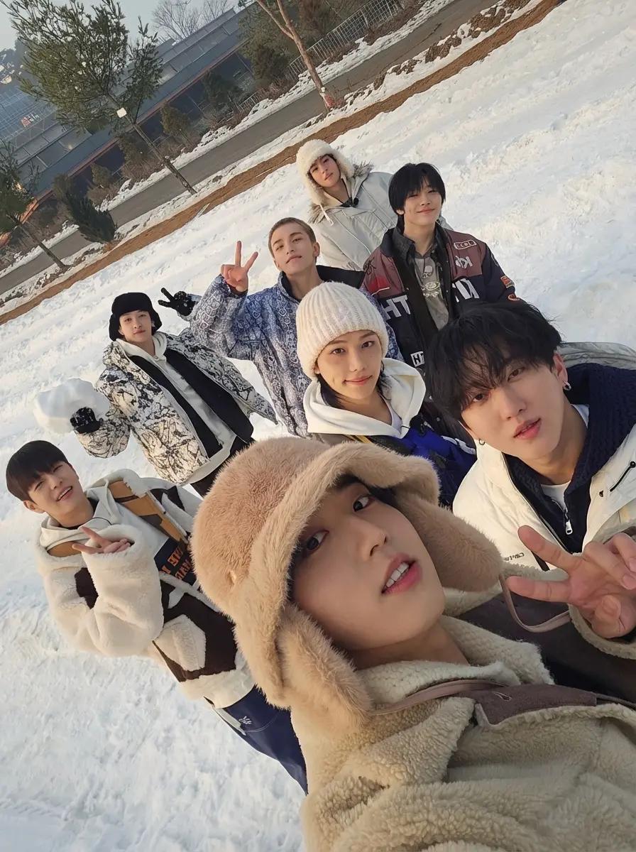 Stray Kids thumbnail