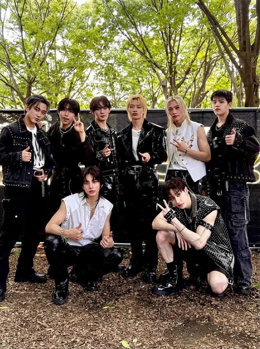 Stray Kids thumbnail