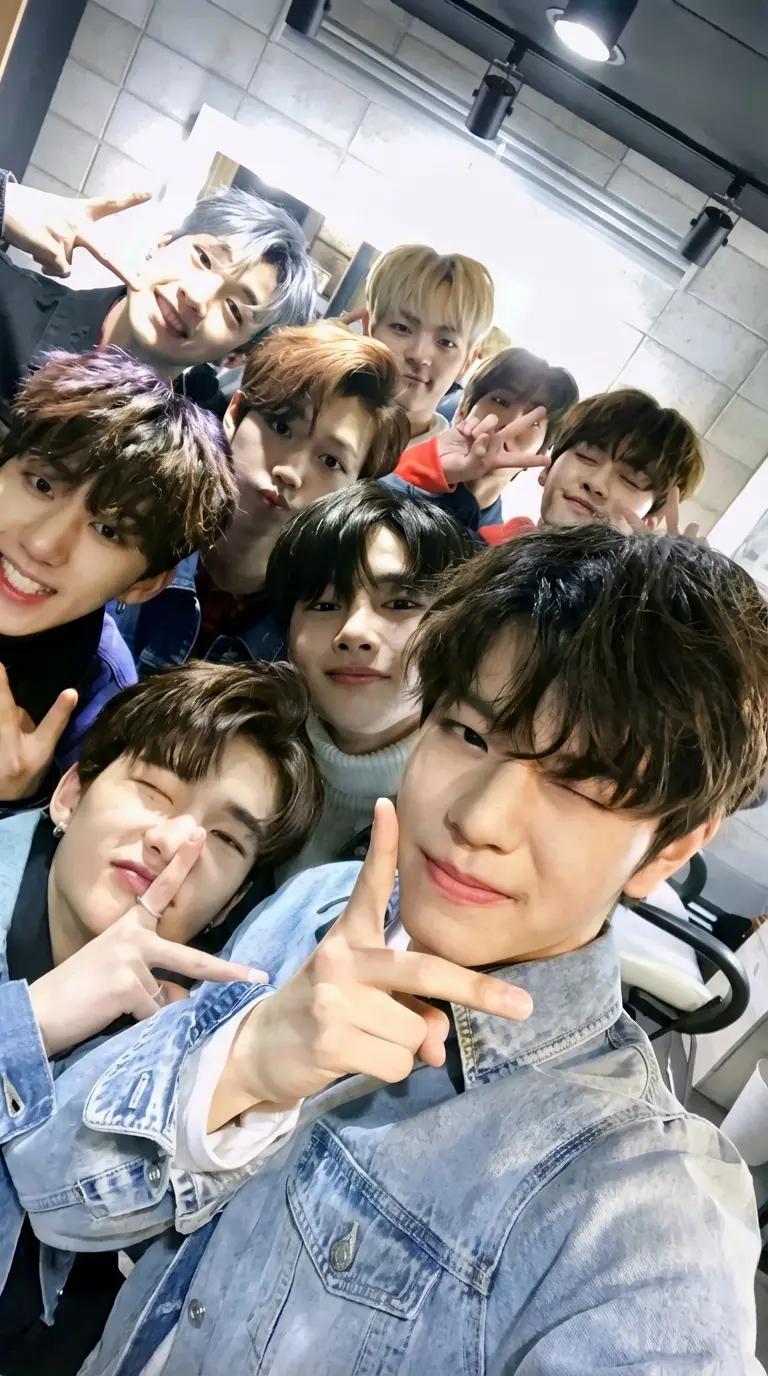 Stray kids thumbnail