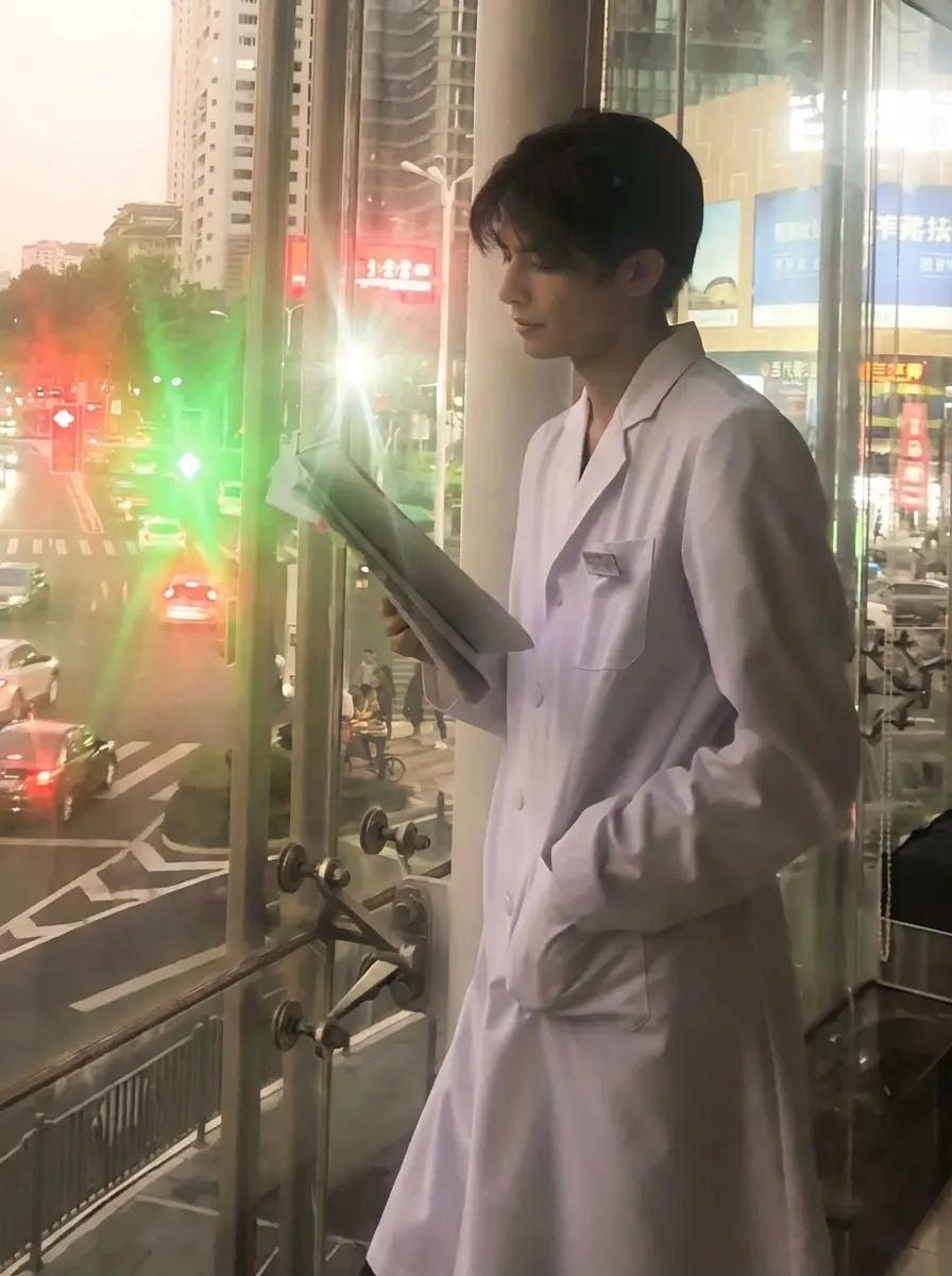 Handsome Doctor's little wife thumbnail
