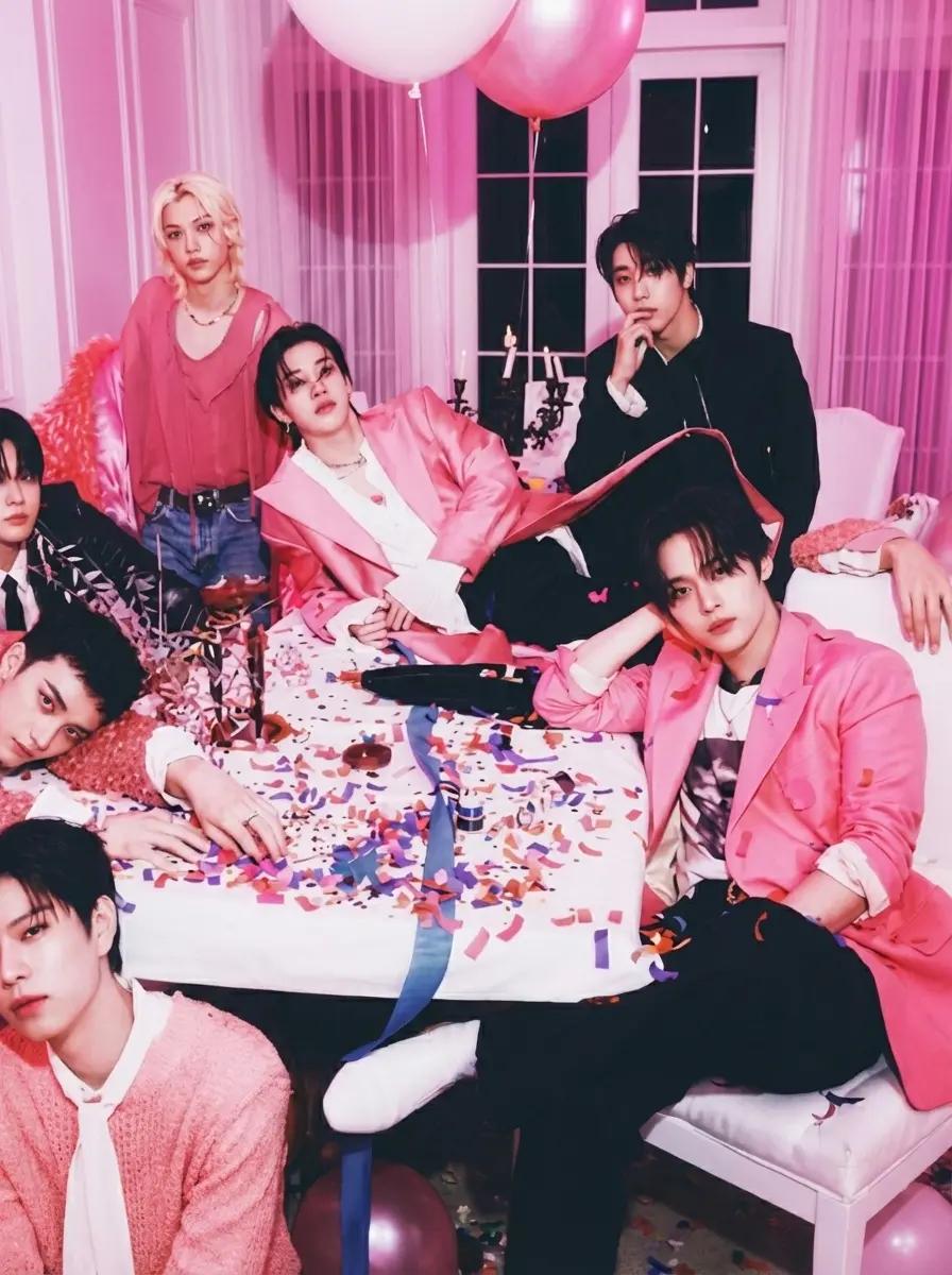 Stray kids thumbnail