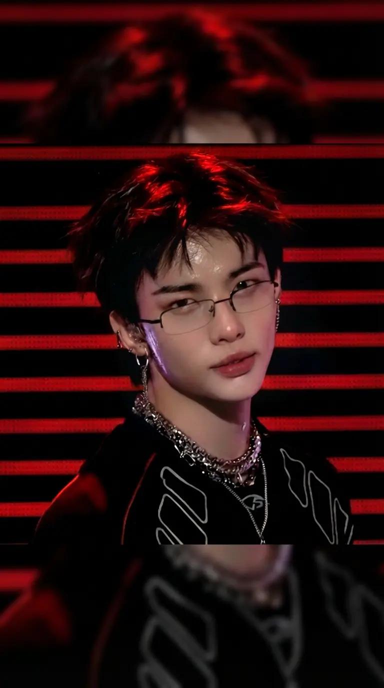 Hwang Hyunjin thumbnail