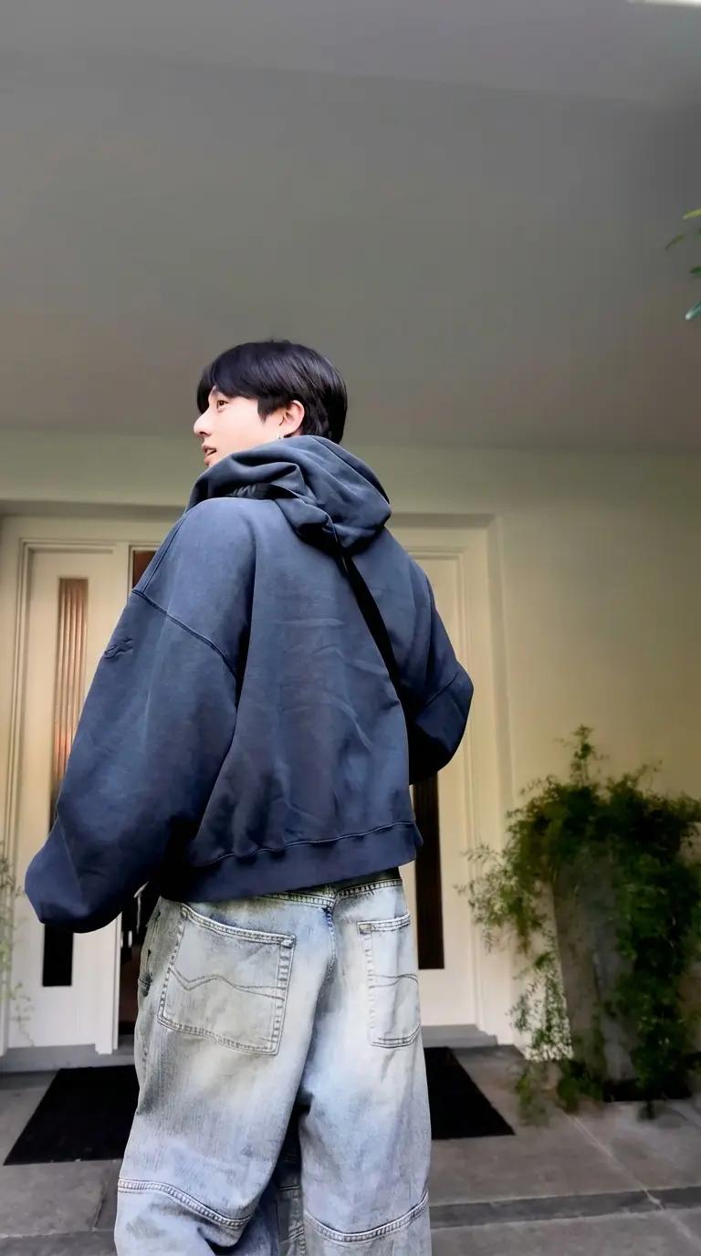 Jeon Jungkook thumbnail