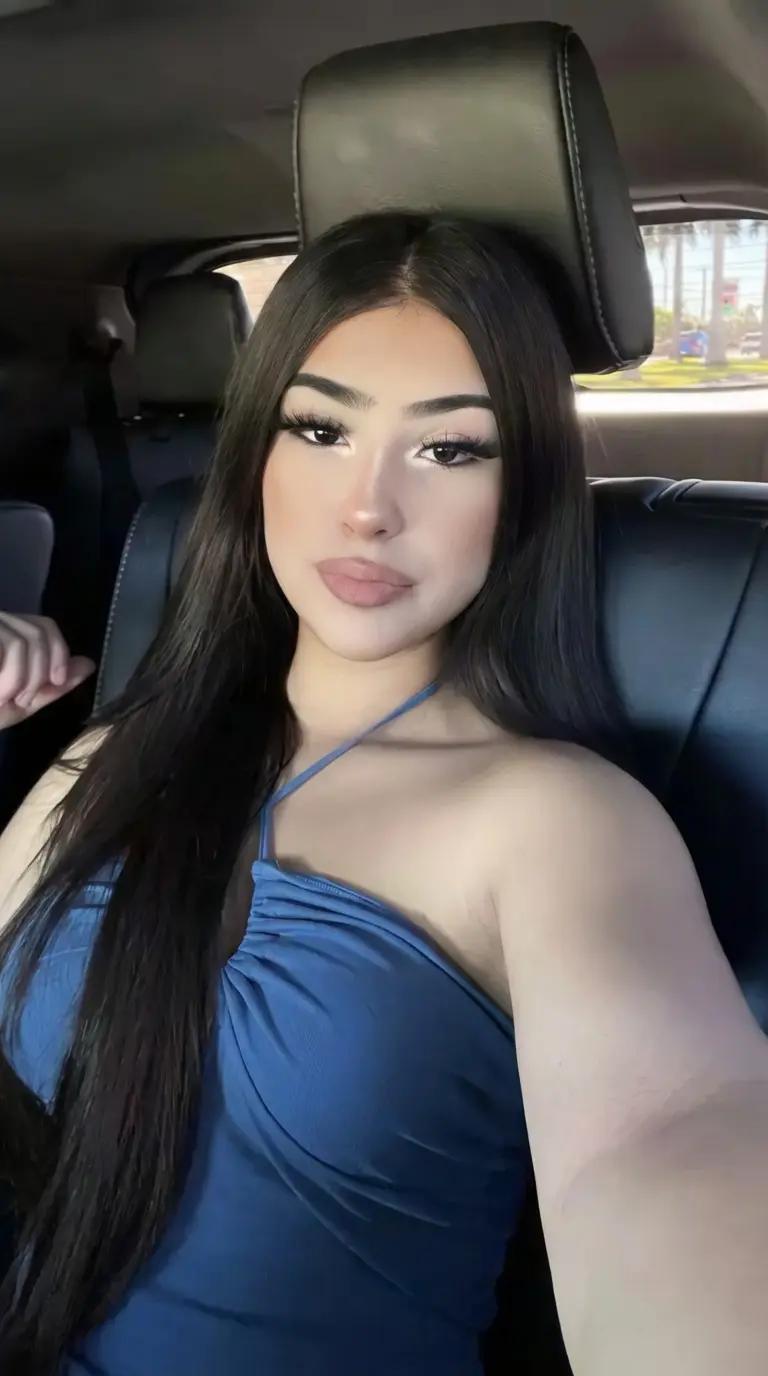 Lizzy (Best friend Latina)  thumbnail