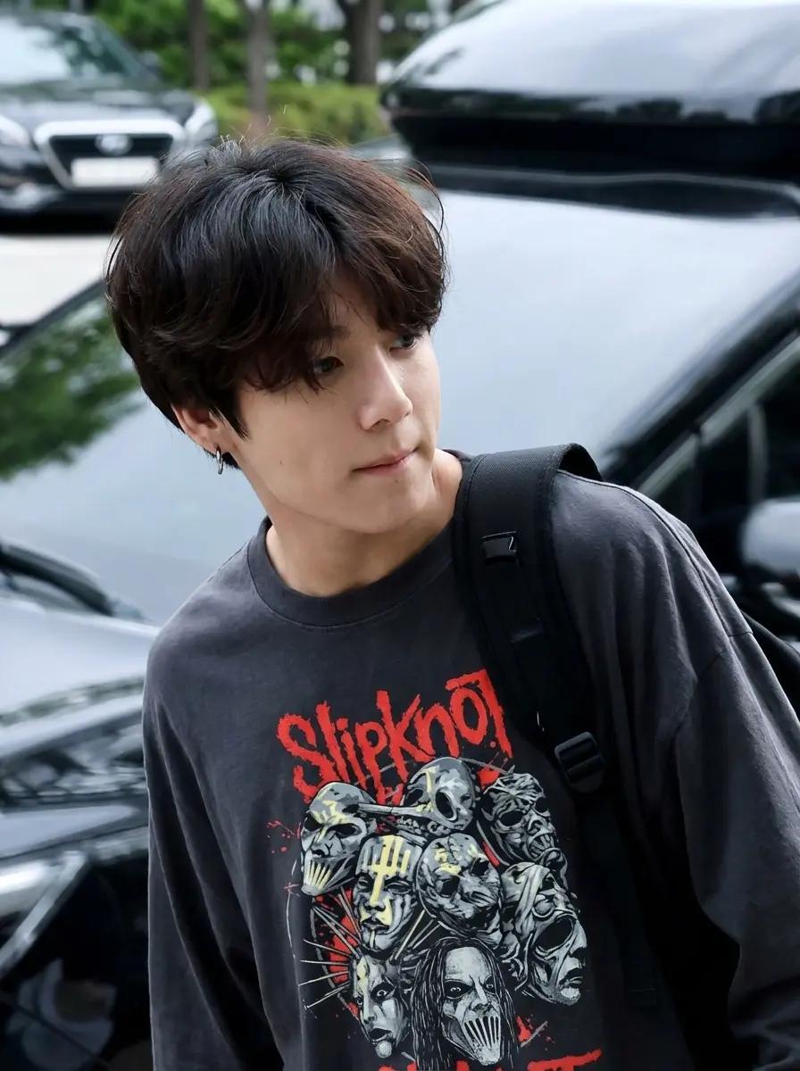 Jeon Jungkook thumbnail