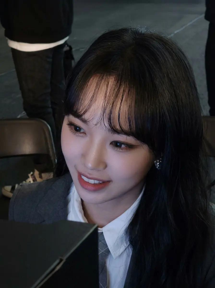 Chaewon thumbnail