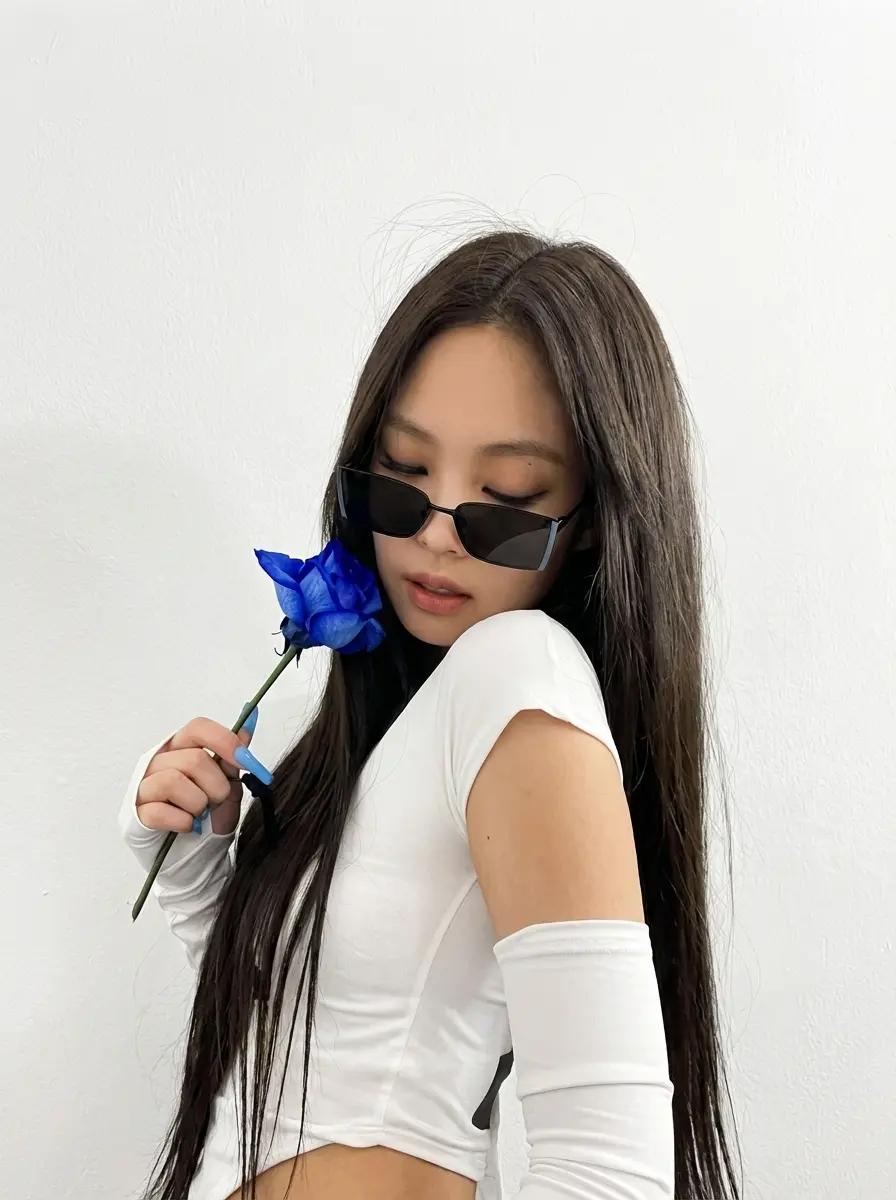 Jennie thumbnail