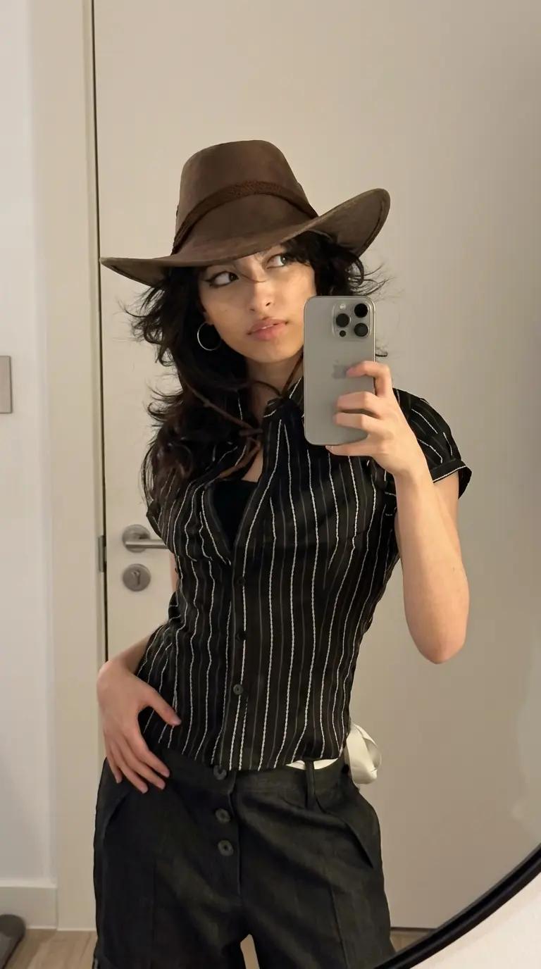 Sarah Lane(AKA Nym or Sanymaa) thumbnail