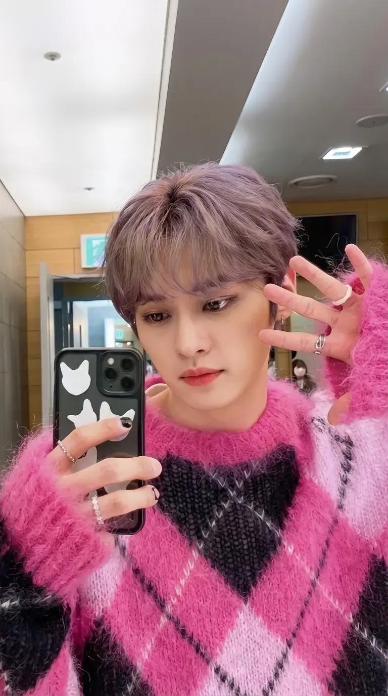 Lee Know thumbnail