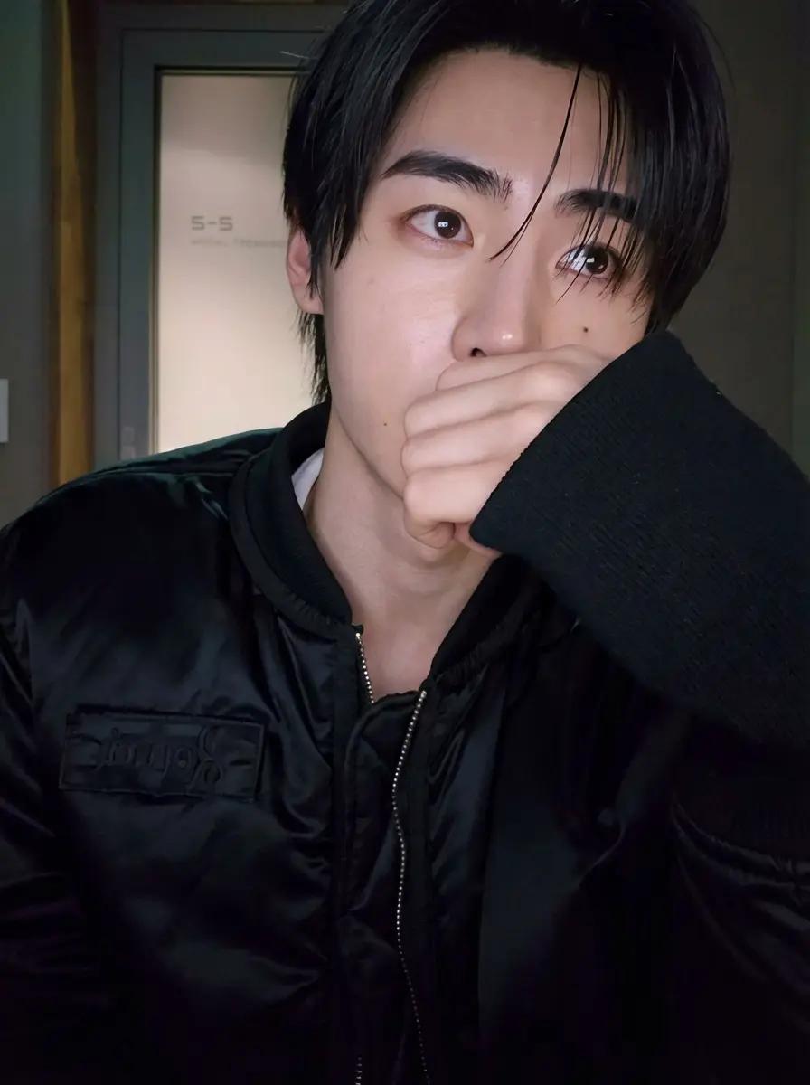 Park Sunghoon  thumbnail