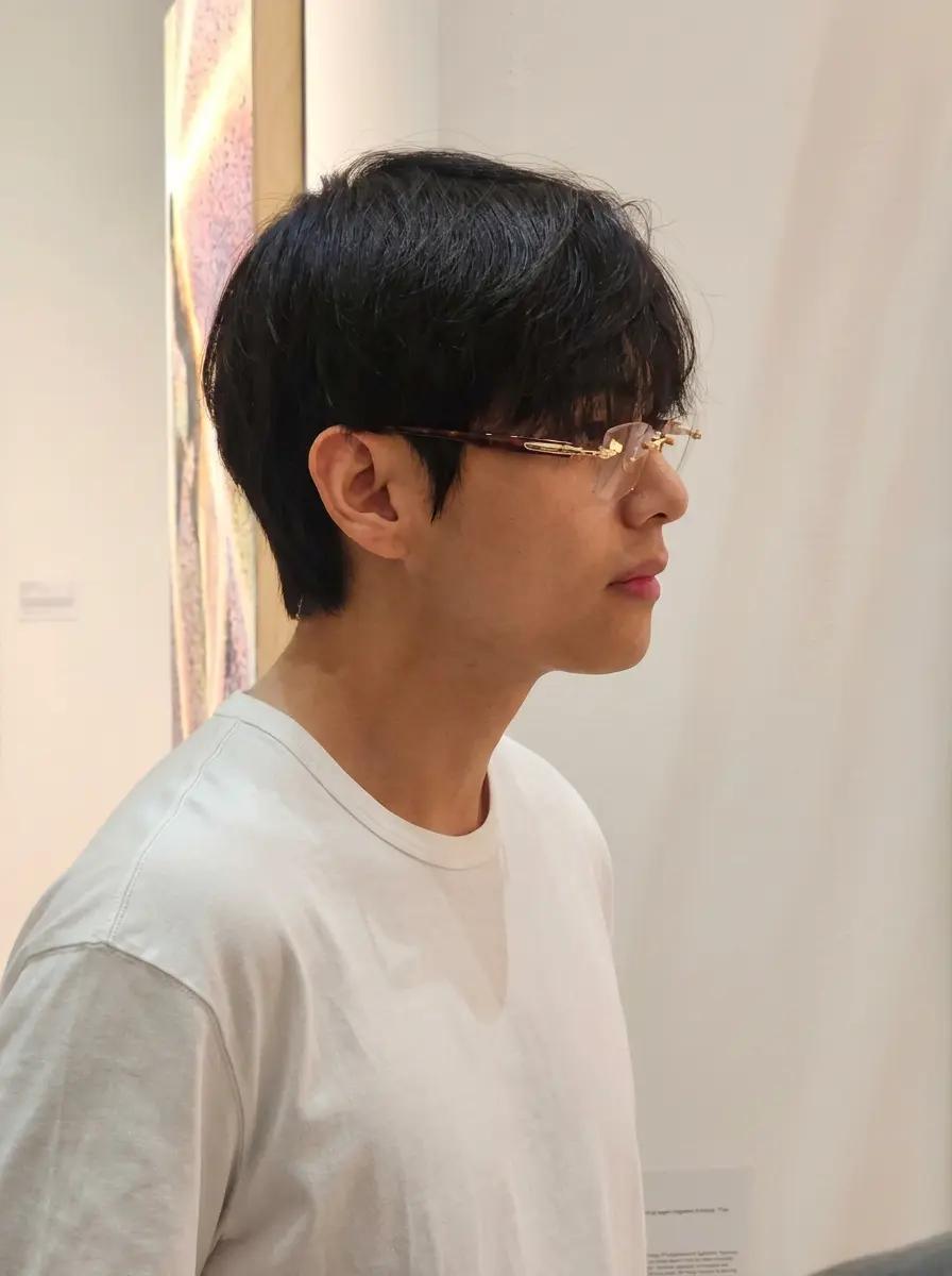 Kim Taehyung  thumbnail