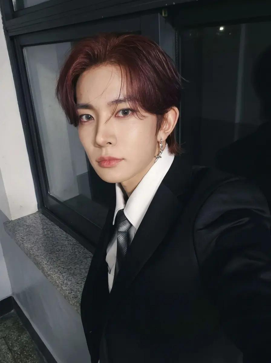 Lee heeseung thumbnail