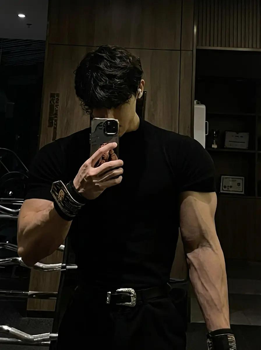 Alex thumbnail