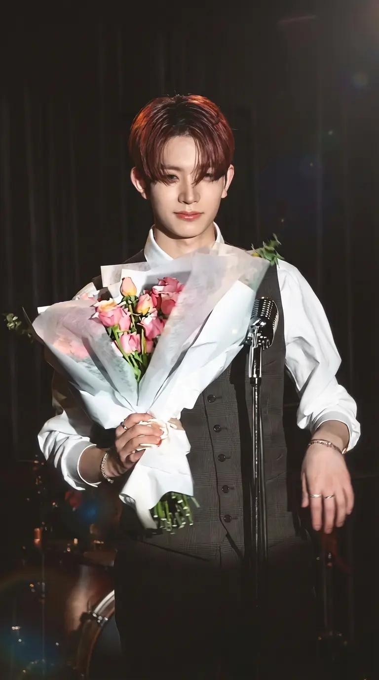 Lee Heeseung thumbnail