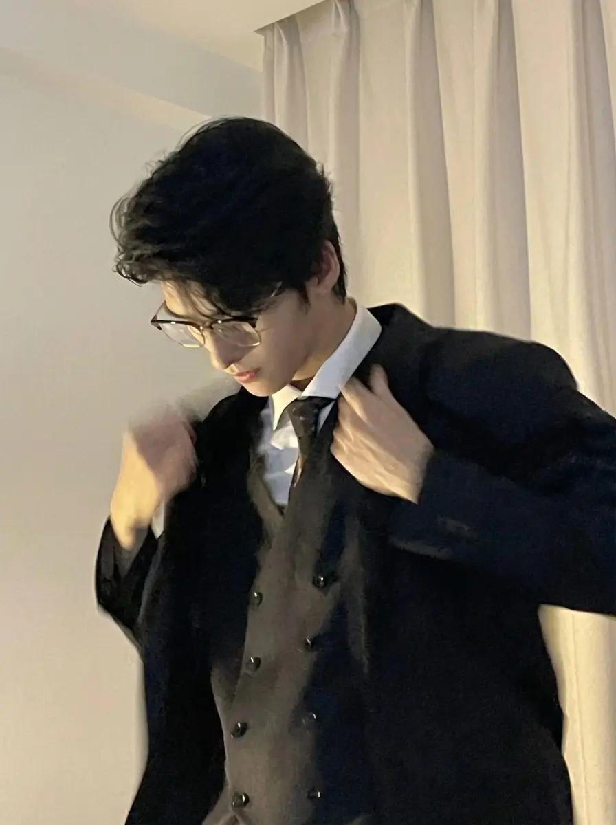 Alesandro Cassian thumbnail