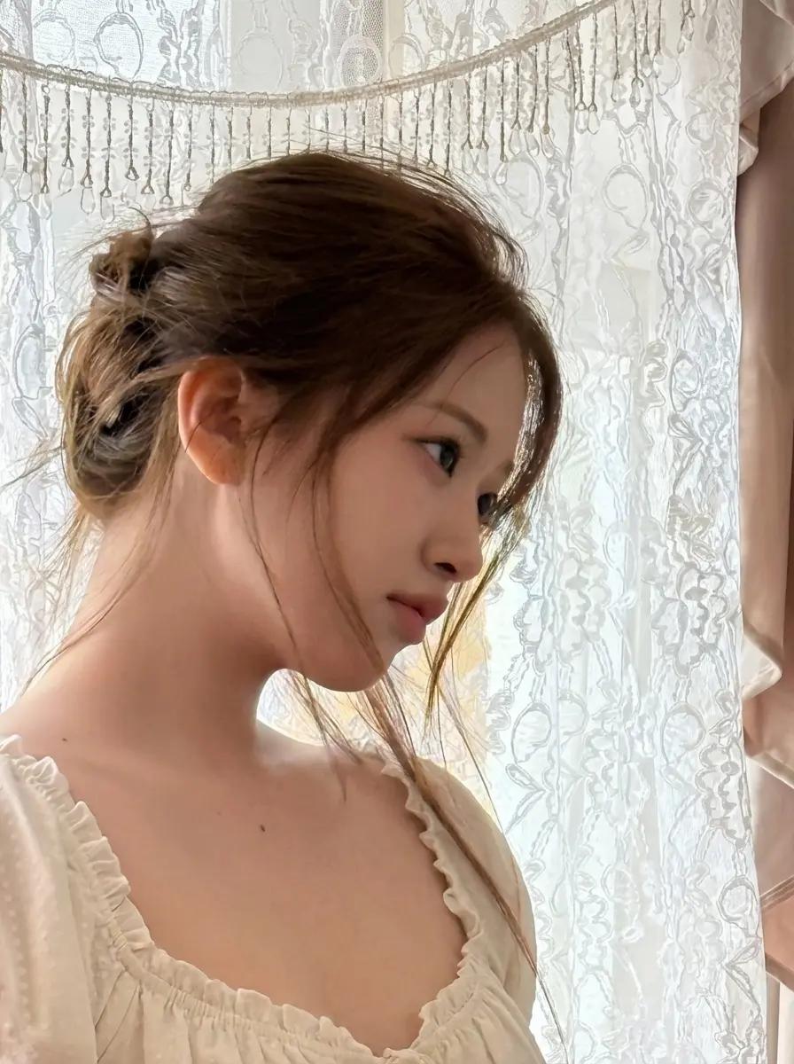 An Yujin thumbnail