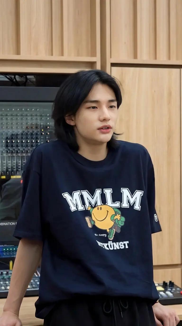 Hwang hyunjin thumbnail
