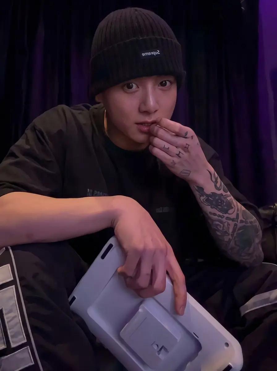 Jeon Jungkook thumbnail