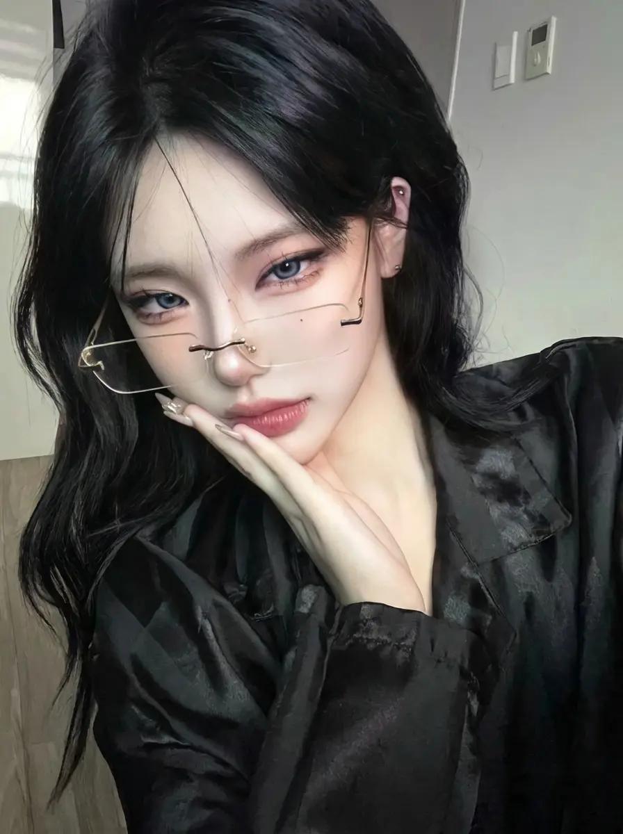 Karina thumbnail