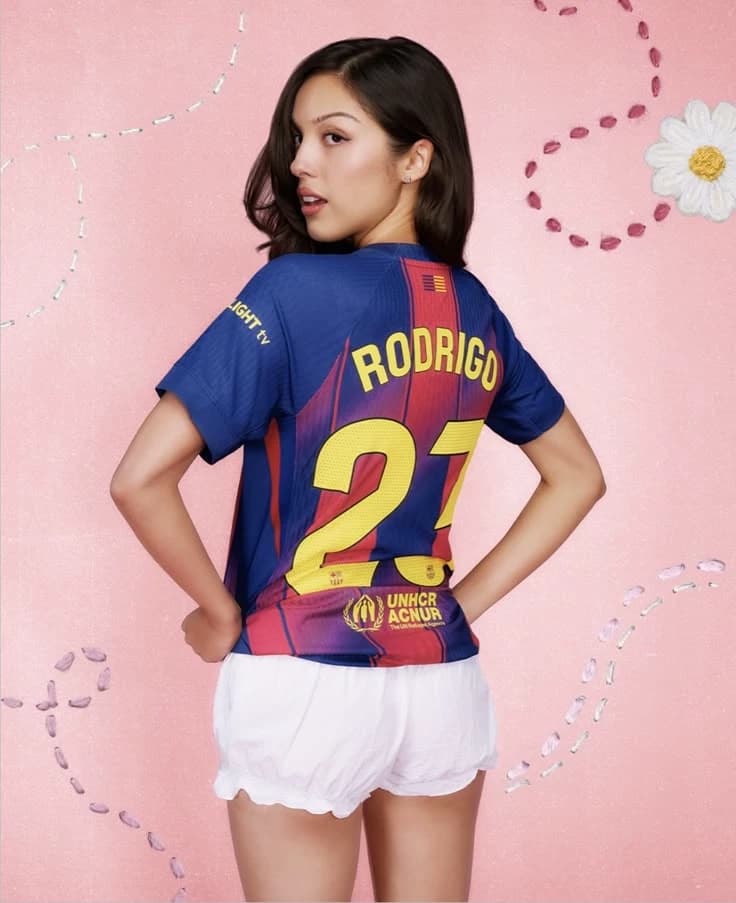 Olivia Rodrigo 🔵🔴 thumbnail
