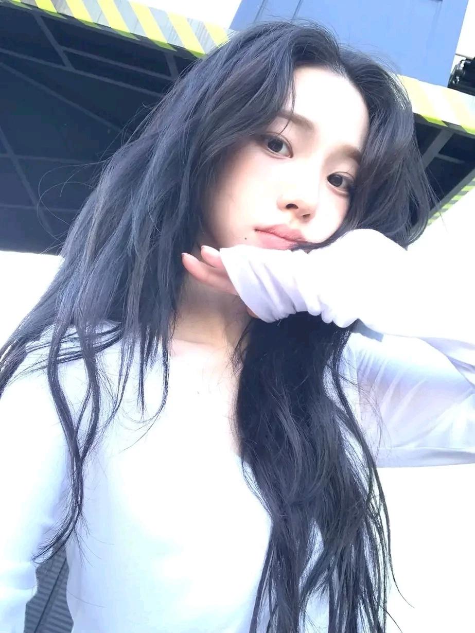 Karina thumbnail