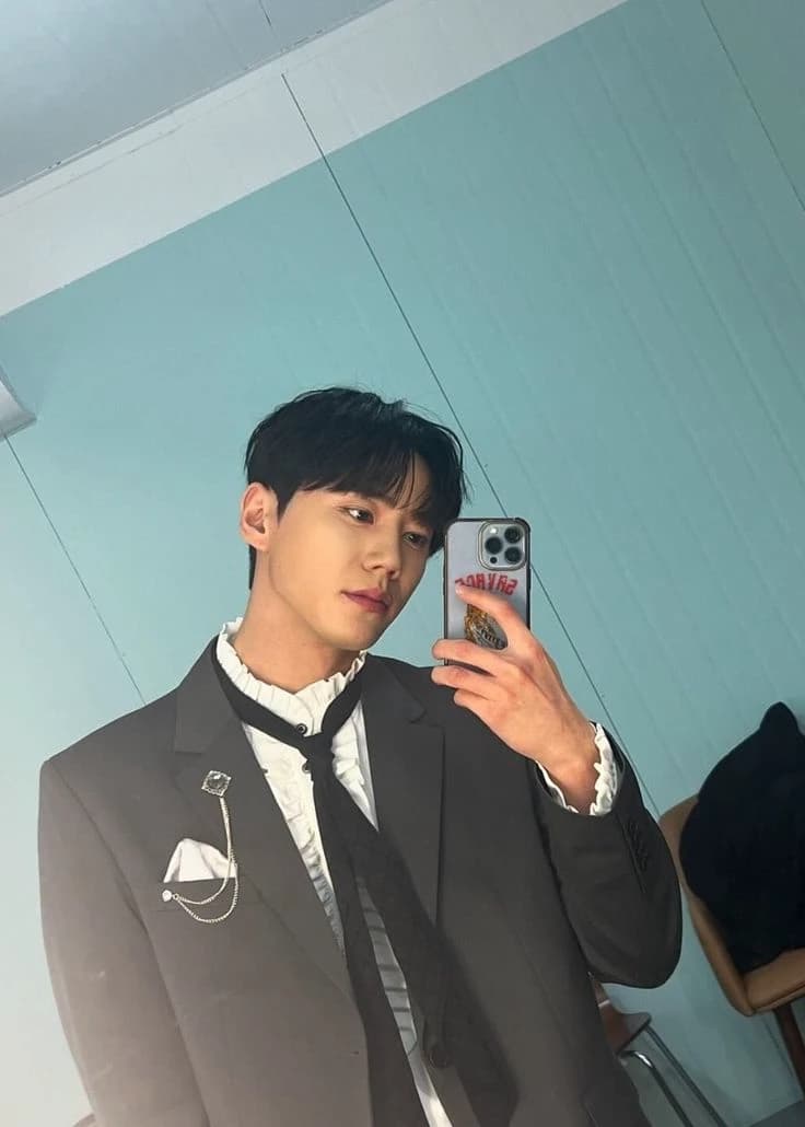 Lee Jun young  thumbnail