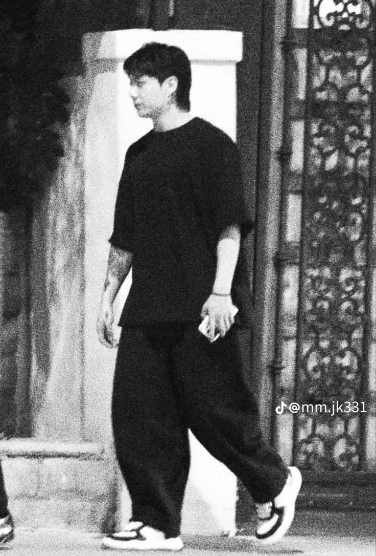 Jeon Jungkook, the leader of the mafia thumbnail
