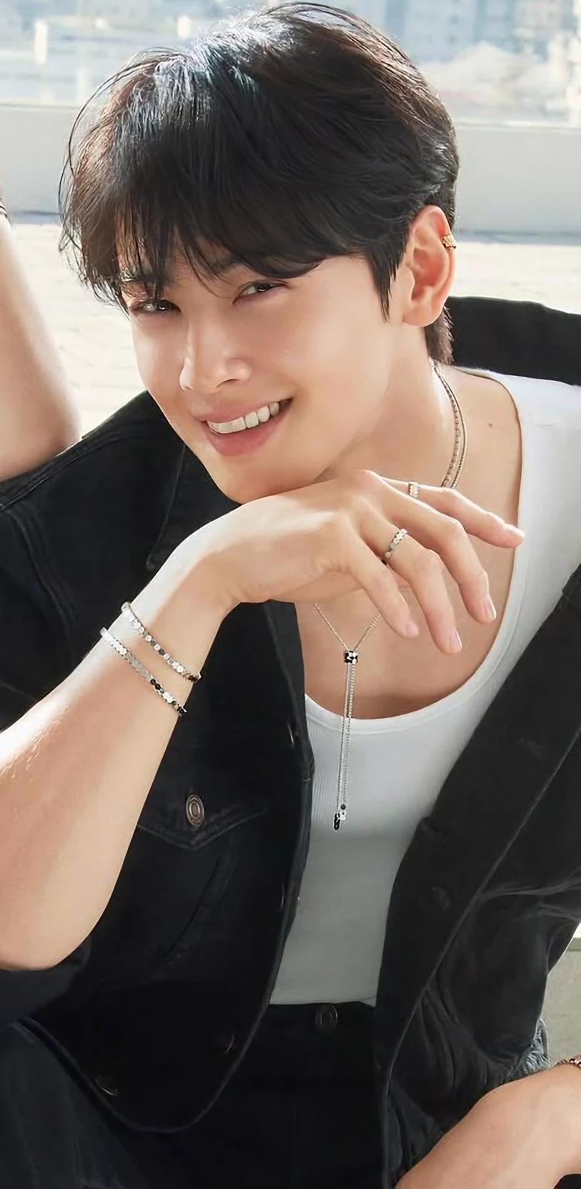 Cha Eun Woo  thumbnail