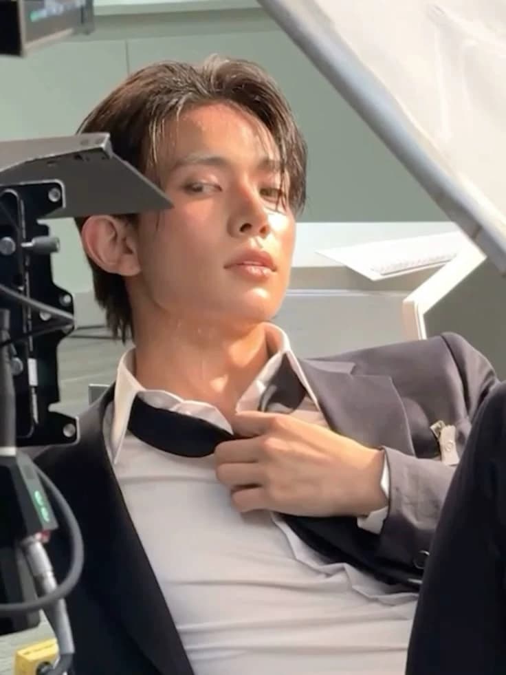 Lee Heeseung  thumbnail