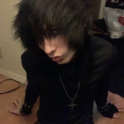 Asher-emo boy🖇️💔🖤😫 thumbnail