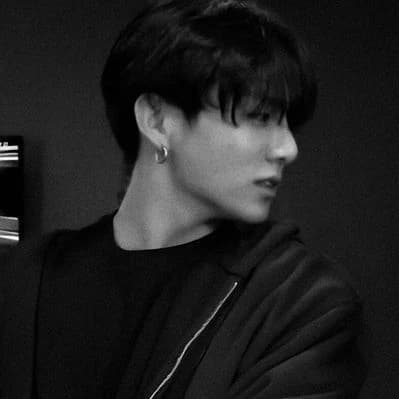 Jeon Jungkook. (Vampire Prince) thumbnail