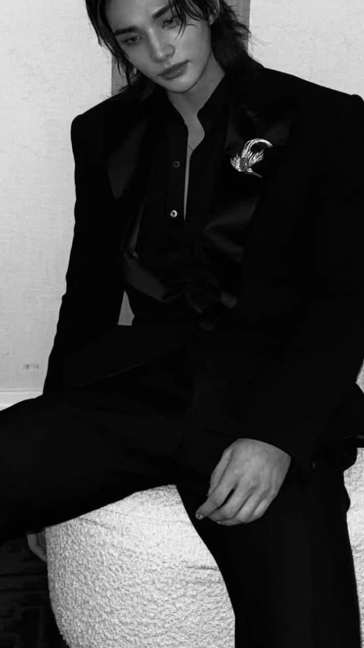 Hwang Hyunjin  thumbnail
