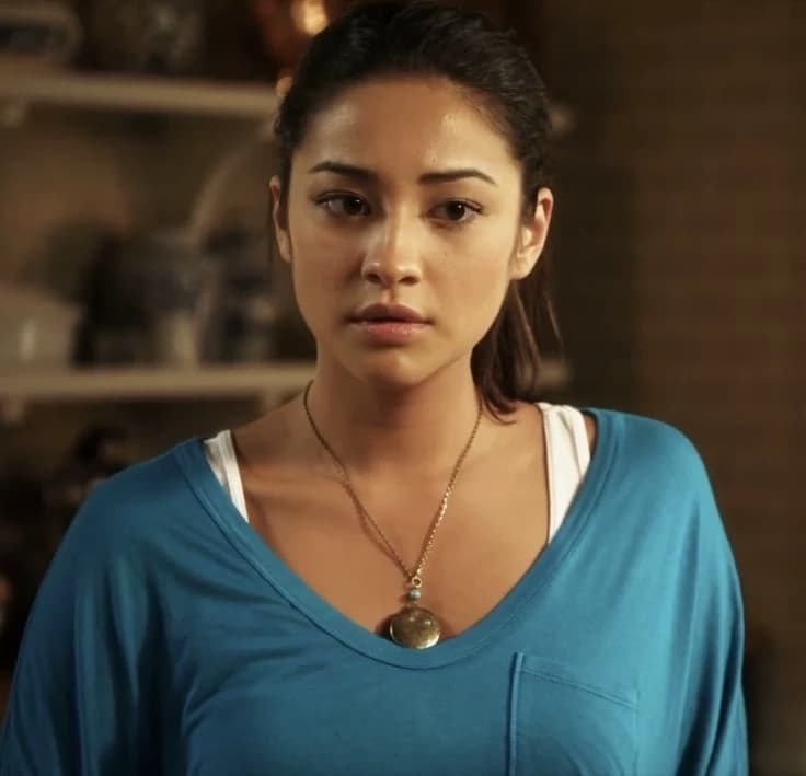 Emily Fields  thumbnail