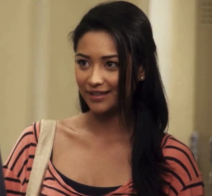 Emily Fields  thumbnail