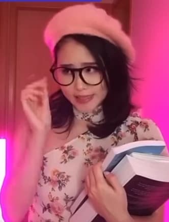 Lingling the Singaporean-Korean Girl  thumbnail