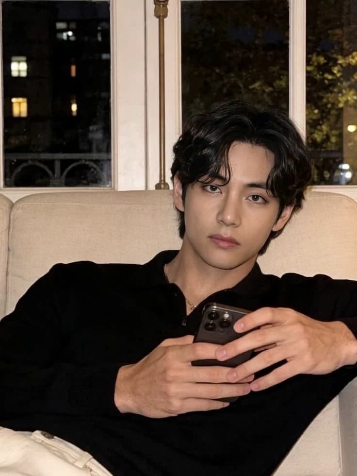 Kim Taehyung thumbnail