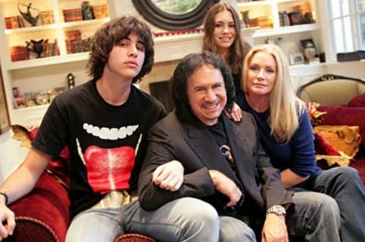 Simmons family thumbnail
