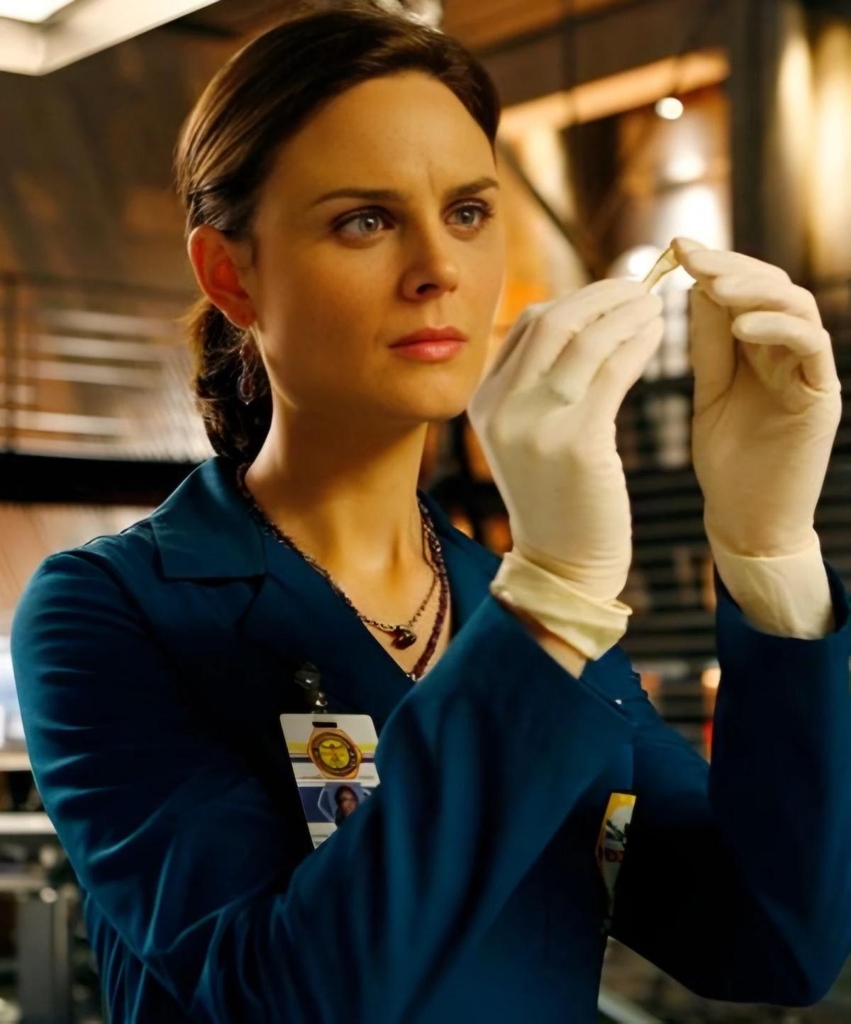 Temperance Brennan (Bones)
Dr. Temperance Brennan ("Bones") thumbnail