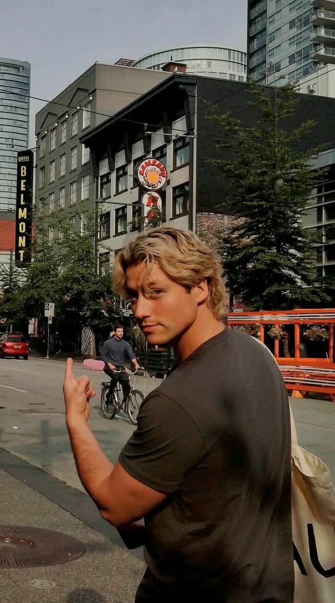 Dean Di Laurents - OFF CAMPUS thumbnail