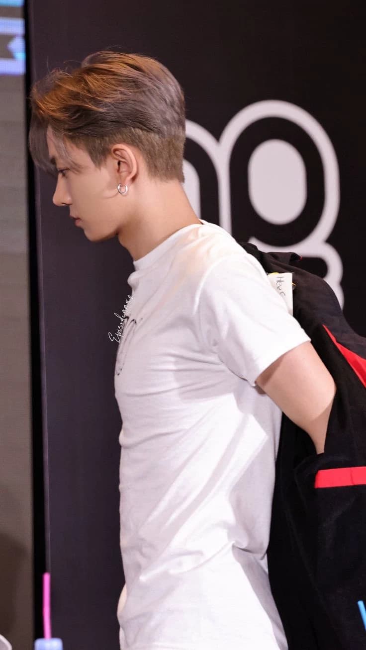 Lee Heeseung  thumbnail