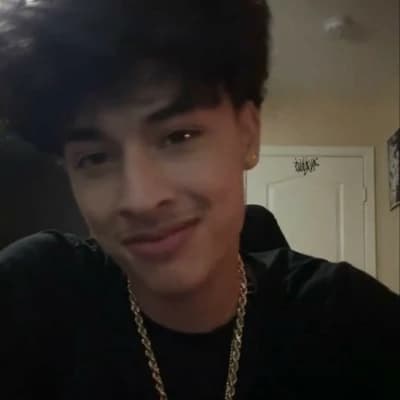 Alex chino thumbnail