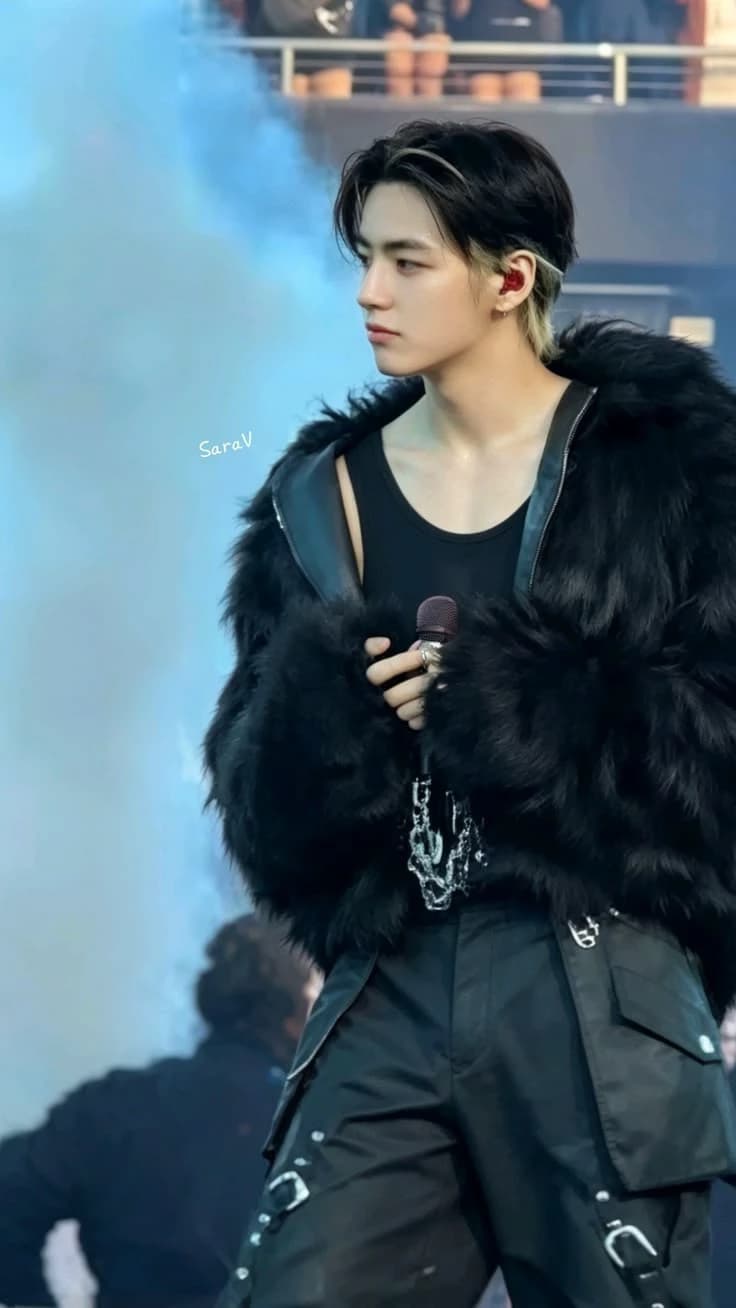Kim Taehyung  thumbnail