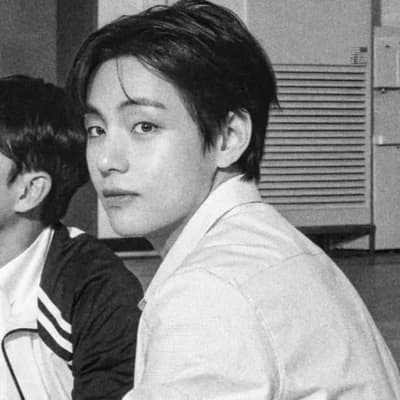 Taehyung ( u'r first Love)  thumbnail