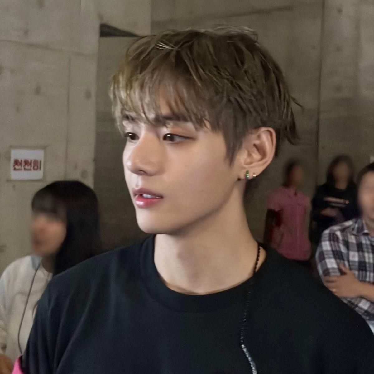Kim Taehyung thumbnail