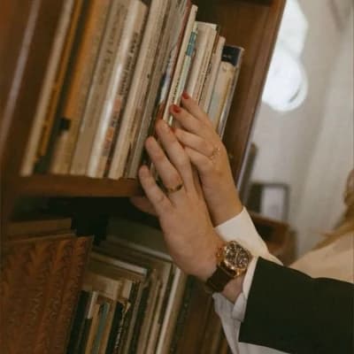 Between books and secrets 📚🤫 thumbnail